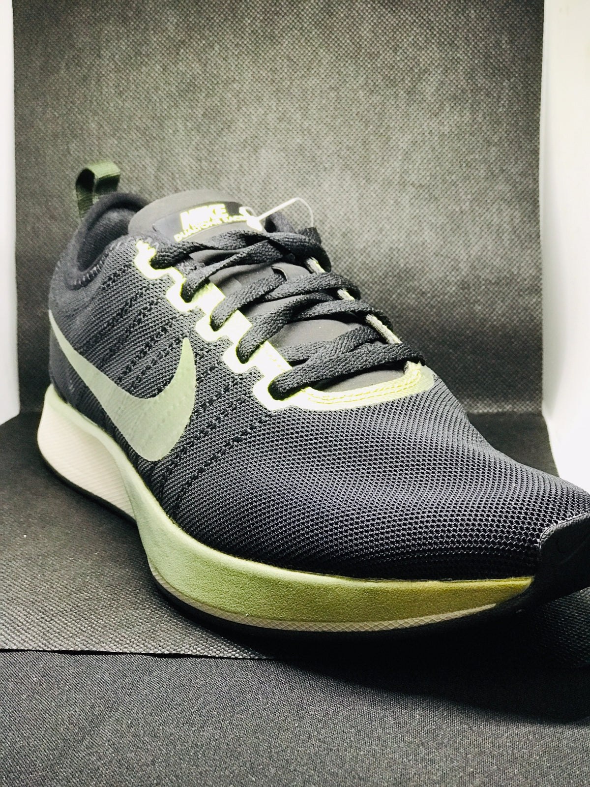 Tennis Nike Verde con Negro